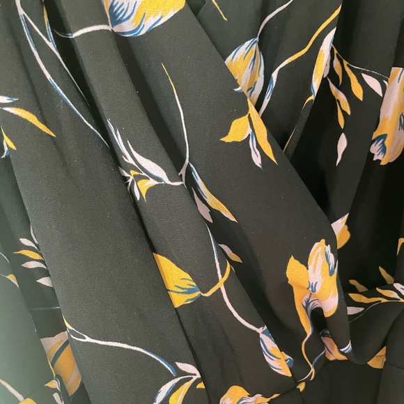 ModCloth floral belted A-line wrap dress - Picture 2 of 3